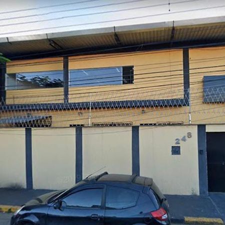Hostel Gru Economico Com Quartos Individuais E Translado Guarulhos Luaran gambar